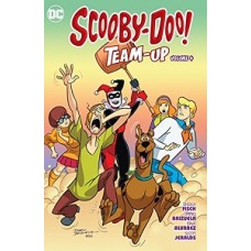 SCOOBY DOO TEAM UP VOLUME 4